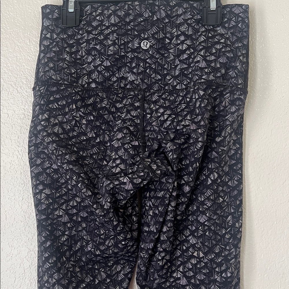 Lululemon Wunder Under Feather Print Size 8 - Picture 3 of 11